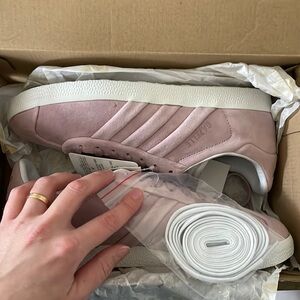Brand new in box adidas gazelle stitch and turn 6.5 womens